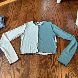 Size medium Adika long sleeve shirt
